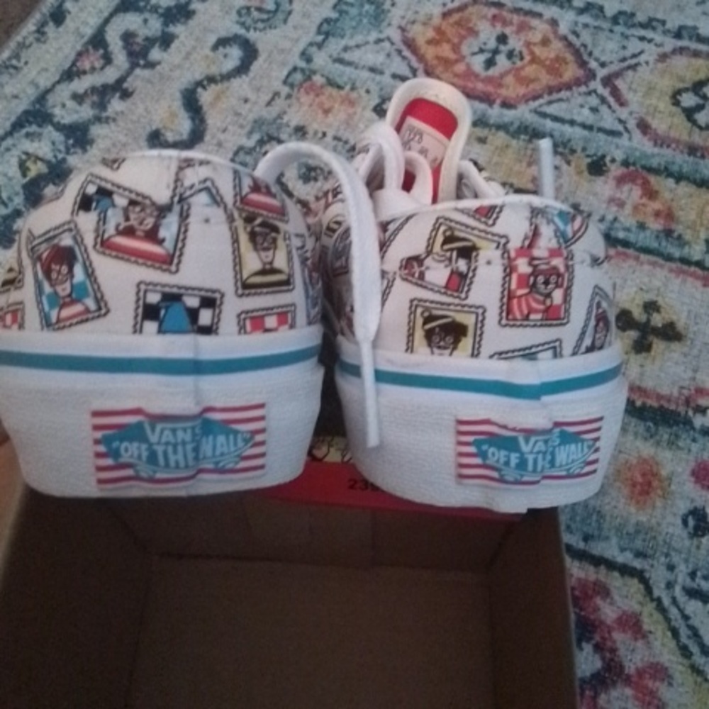 Vans (Where's Waldo?) Era postage US Kids size 12 - Picture 5 of 5